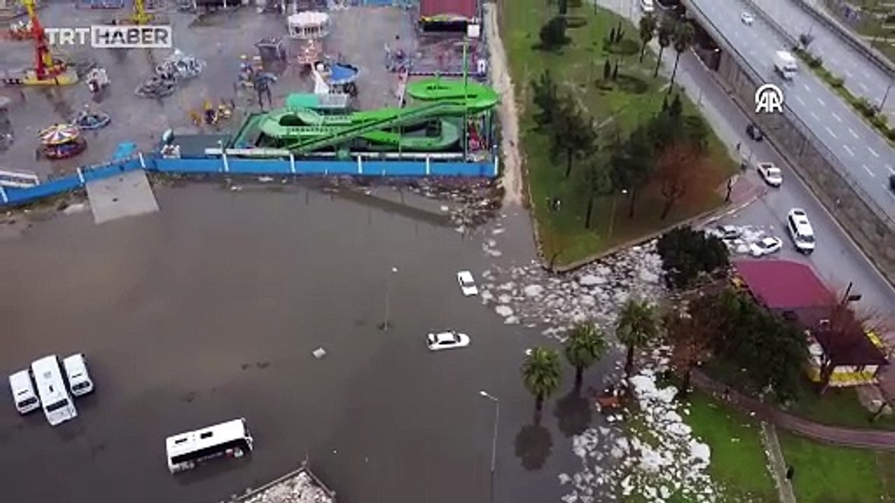 Antalya'da sel can aldı