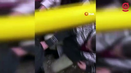 Download Video: Antalya’da su dolu alt geçitte mahsur kalan vatandaşların korku dolu anları kamerada