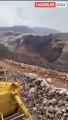 Erzincan'da altın madenin bulunduğu alandaki toprak kayması kamerada