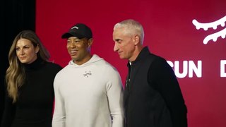 Tiger Woods Debuts Sunday Red