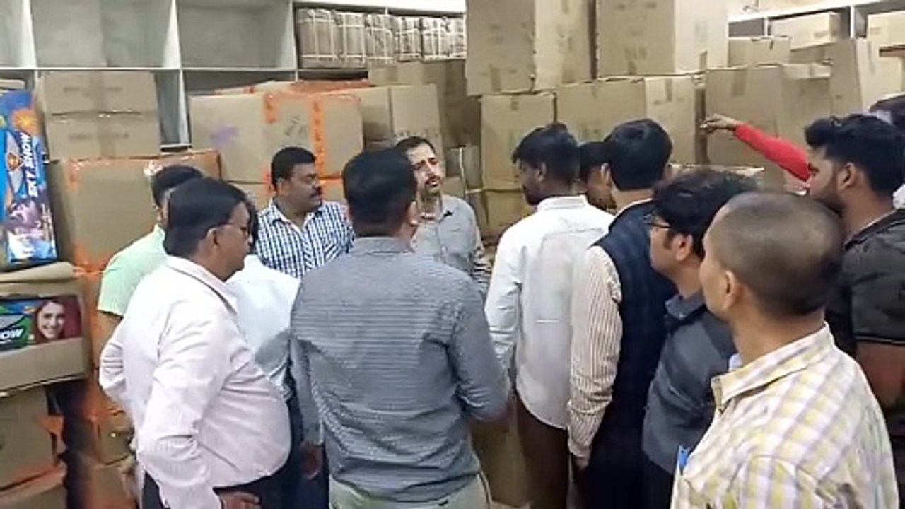 surprise inspection of the firecracker shop