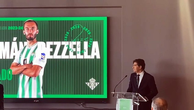 Ángel Haro valora la renovación de Pezzella y la remodelación de la plantilla del Betis