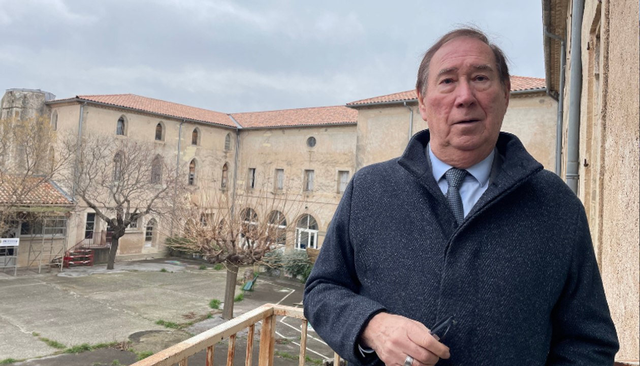 Visite du futur centre culturel de Clermont-l'Hérault en compagnie du maire Gérard Bessière