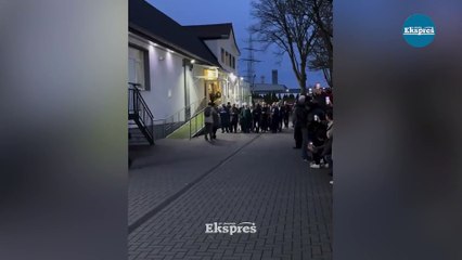 Menzil şeyhini "Aşkım" diyerek karşıladılar