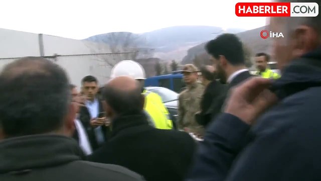 Erzincan'da maden sahasında toprak kayması: En az 9 kişi toprak altında
