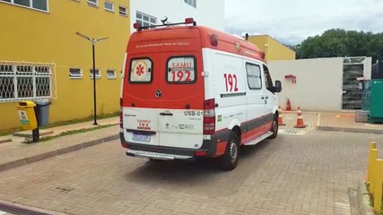 Mulher agredida pelo esposo e irmão é atendida pelo Samu na Delegacia