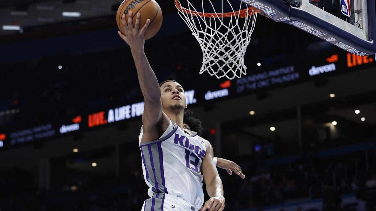 Sacramento Kings Face Tough Challenge Against Phoenix Suns