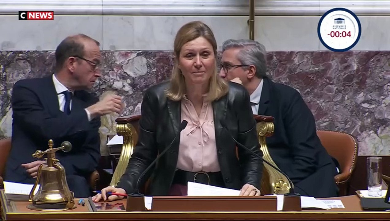 Rachida Dati se paye un député Républicains qui a tenté de faire de l'humour en posant sa question :  "Si vous voulez devenir humoriste, je suis prête à vous subventionner, mais il y a du boulot !"