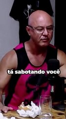 "O MUNDO NOS SABOTA COM ALIMENTOS GOSTOSOS."
