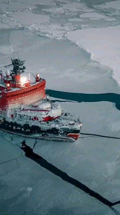 Imparable conquérant des glaces: À la rencontre de l'Antarctique à bord du Titan des mers gelées