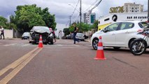 Acidente entre Versa e Peugeot deixa mãe e filha feridas no Centro