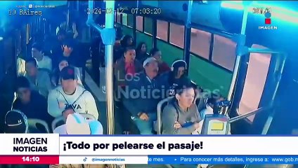 Camiones se estrellan por pelearse el pasaje