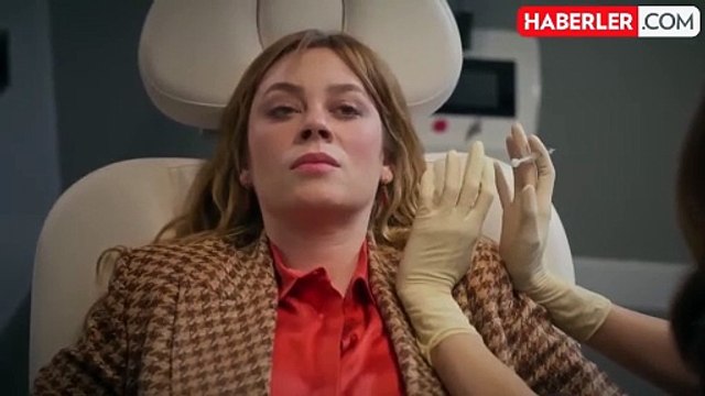 Bahar dizisiyle ekranlara dönen Demet Evgar, performansıyla alkış topladı