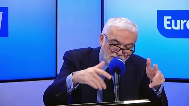 Contrôle de CNews : «Vous votez à droite ou à gauche ? Il va falloir le dire !», s'amuse Pascal Praud