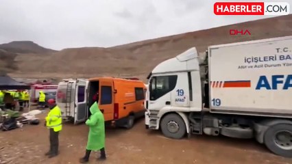Erzincan'da toprak altında kalan işçilerin arama çalışmaları devam ediyor