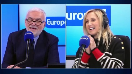«Je t'aime» : le duo improbable entre Pascal Praud et Lara Fabian