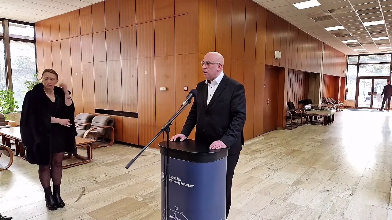 ZÁZNAM: Brífing ministra dopravy J. Ráža