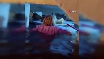 Selde kendi hayatını hiçe saydı... Nefes kesen anlar kamerada