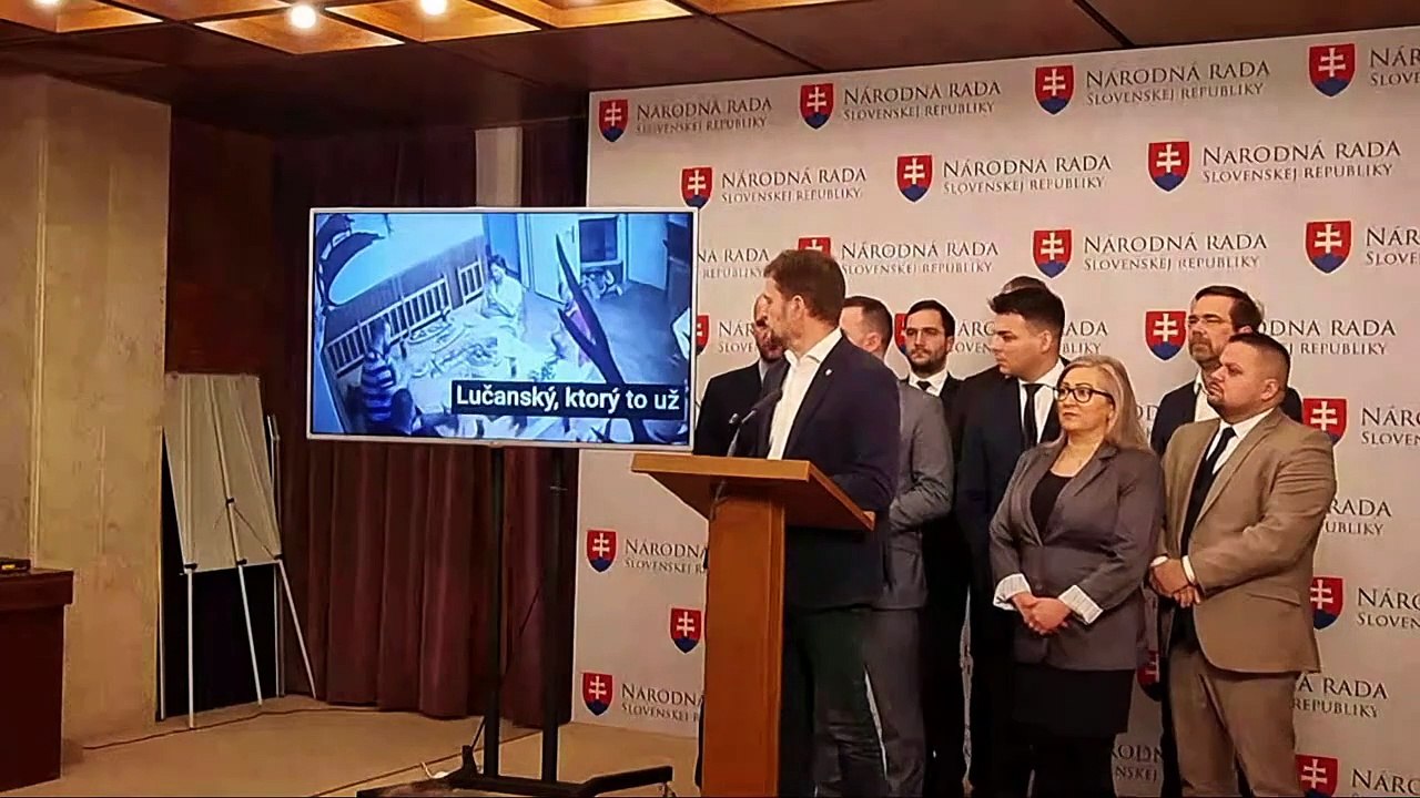 ZÁZNAM: Hnutie Slovensko apeluje na prezidentku, aby Gašpara za šéfa SIS nemenovala