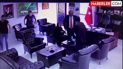 Artvin Belediye Başkanı 85 yaşındaki bir kişiyi eşinin yanında itekleyerek dışarıya çıkardı
