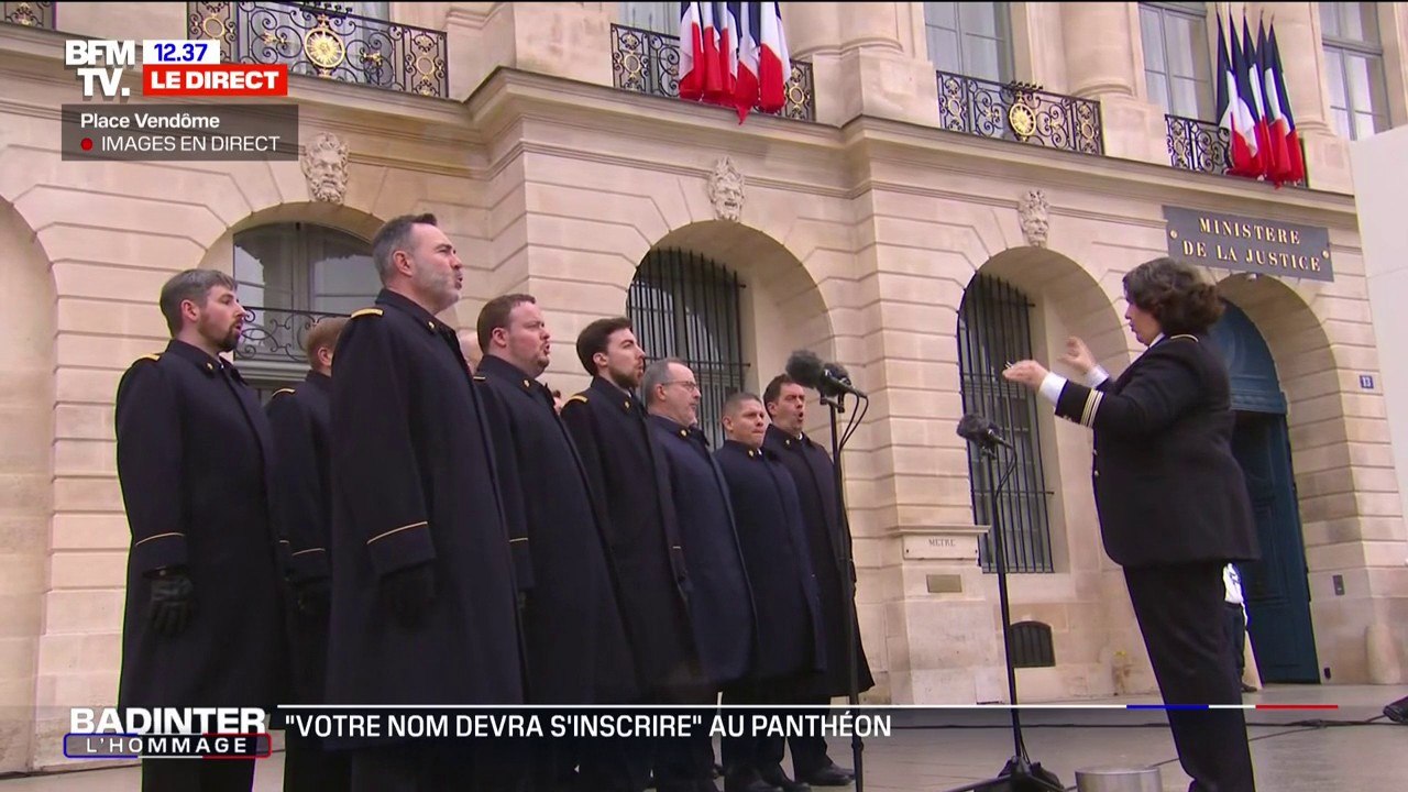Hommage à Robert Badinter: la Marseillaise entonnée place Vendôme par le Chœur de l’armée française