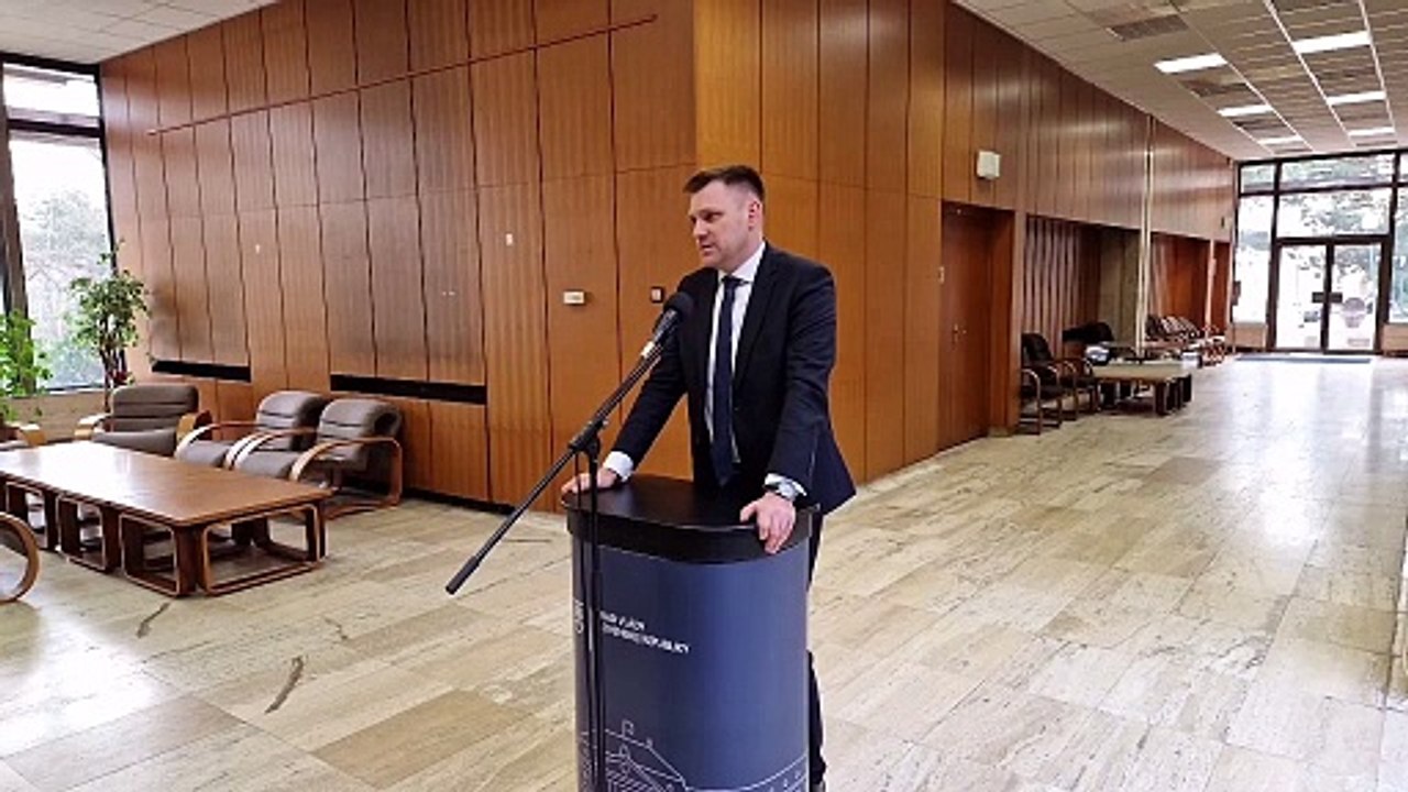 ZÁZNAM: Brífing ministra životného prostredia T. Tarabu