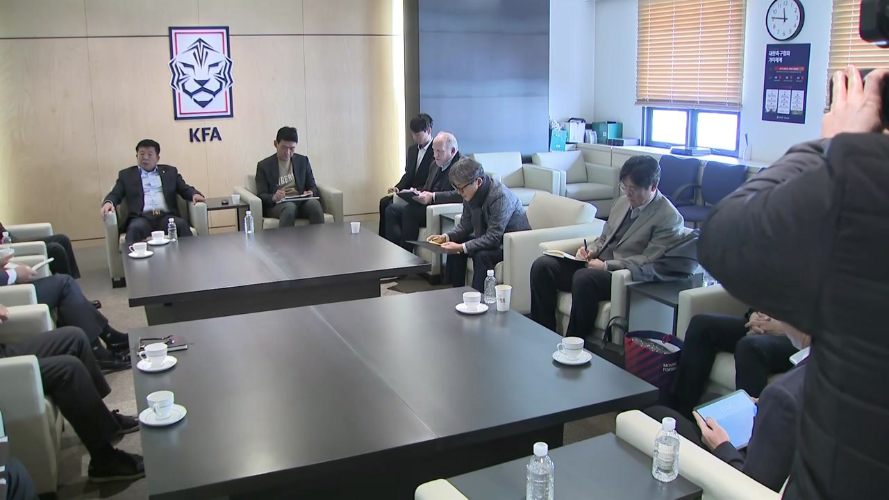 축구협 임원진 '클린스만 경질' 건의...법적 검토 착수 / YTN