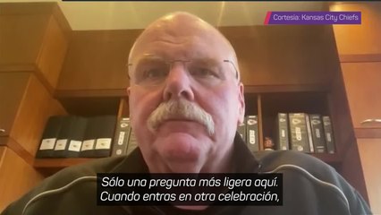 Video herunterladen: Reid y la celebración de la Super Bowl: 