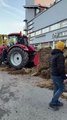 Des agriculteurs en colère mènent des actions coordonnées contre les banques dans tout le département du Lot-et-Garonne ce matin. (Vincent Henin).