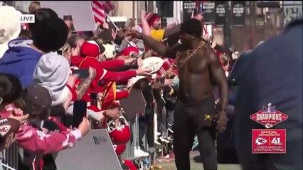 Shirtless Willie Gay lets loose in Chiefs parade