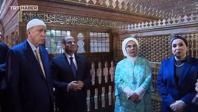 Cumhurbaşkanı Erdoğan, İmam Şafi Türbesi'ni ziyaret etti