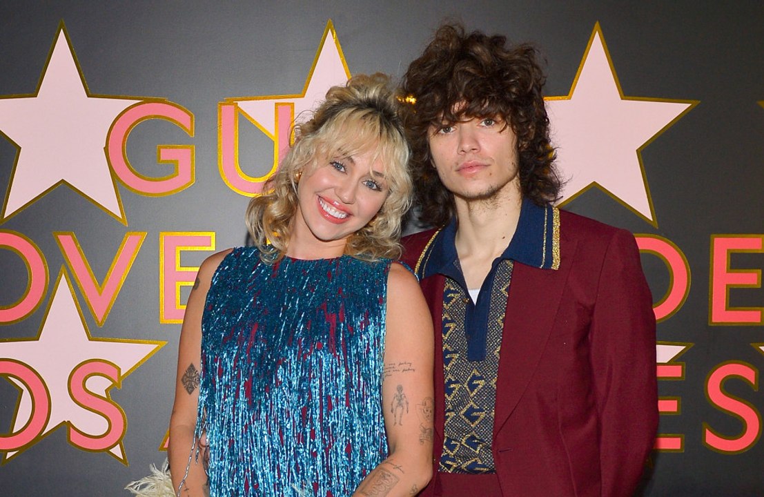 Miley Cyrus y Maxx Morando ahora viven juntos