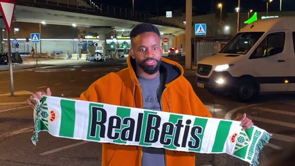 Bakambu llega al Aeropuerto de San Pablo