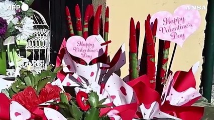 San Valentino tra fiori e cene, il 60% degli italiani festeggera'