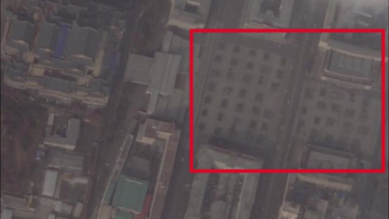 평양 김일성 광장에 인파...광명성절 행사 준비 추정 / YTN