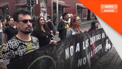 Aktivis haiwan protes bantah perlawanan kerbau Mexico