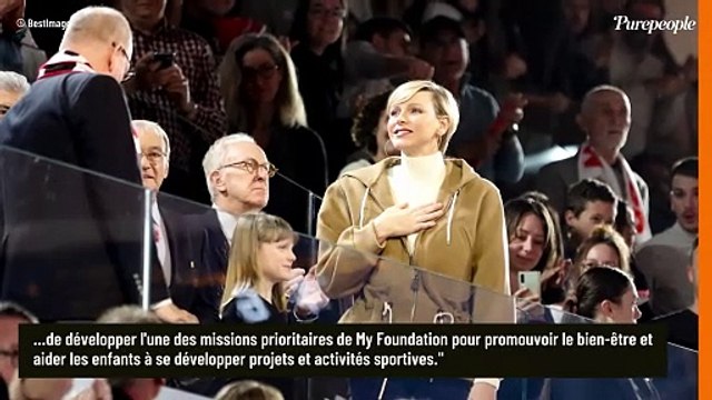 PHOTO Charlene de Monaco les épaulées dénudées et parée de perles : look sublime pour une belle annonce