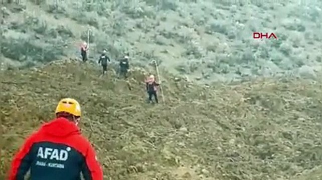 Erzincan'daki enkaz altında bulunan 9 işçiye ulaşmak için sondalama yöntemi kullanılıyor