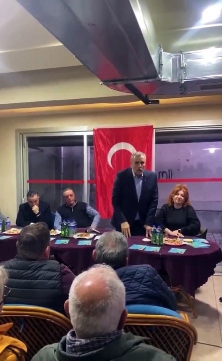 AKP'li başkan adayı, tartıştığı vatandaşa el hareketi yaptı