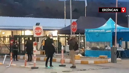 Halk TV muhabiri taktığı maskeyi yayın bitince çıkardı