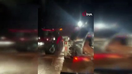 Siverek’te sele kapılan araçta mahsur kalan 5 kişi kurtarıldı