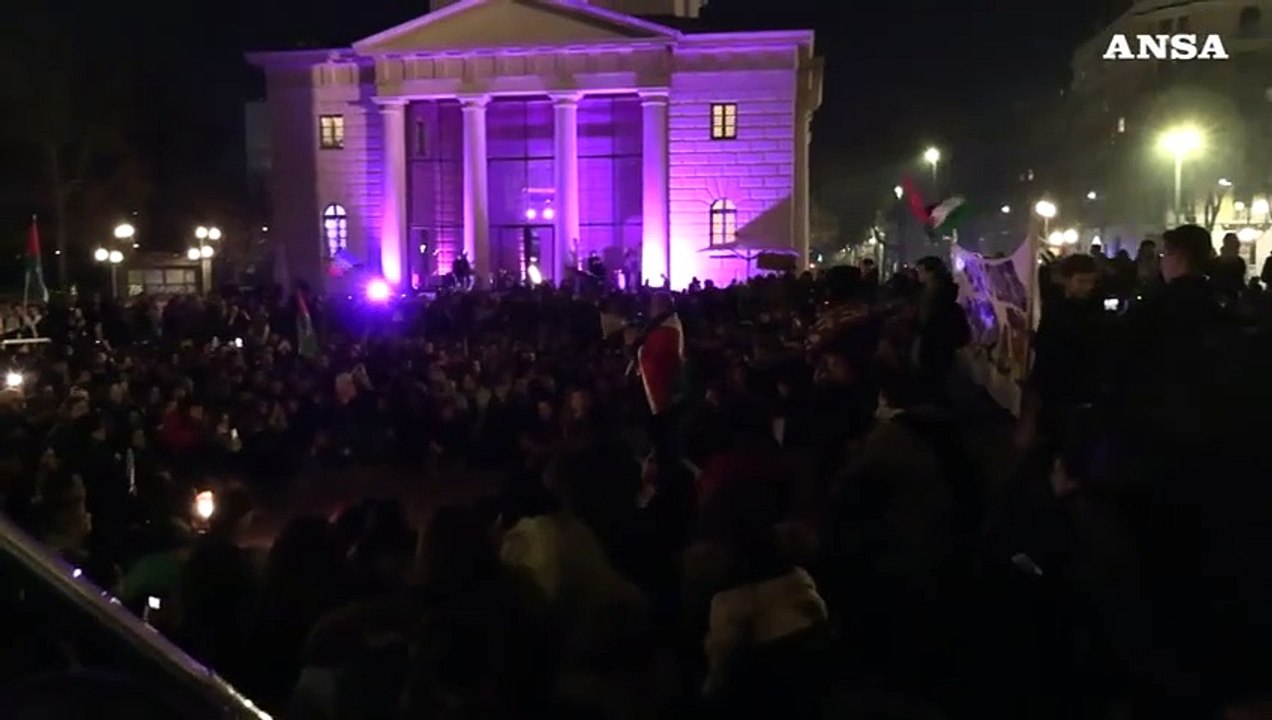 Milano, manifestazione pro Palestina: oltre mille a presidio alla Rai Milano