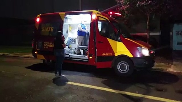 Idoso fere a cabeça ao cair da cama no Santa Felicidade