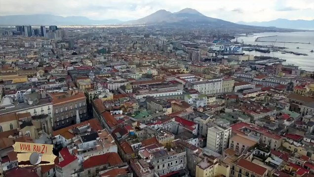 Fiorello canta 'Malafemmena': l'omaggio a Totò a 126 anni dalla nascita