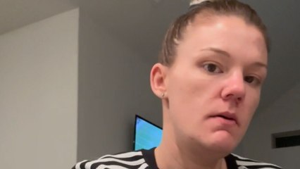 Mom plays with her son while husband is fanboying over 49ers Super Bowl trick play