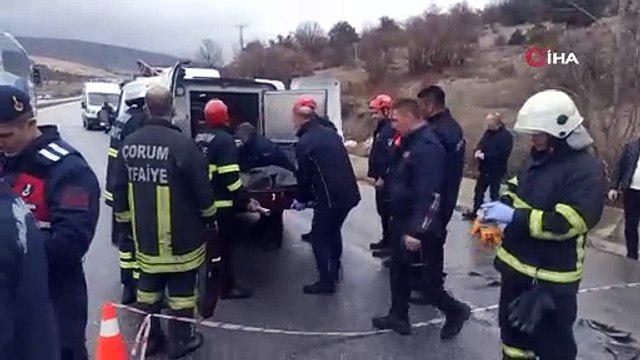 Kamyona çarpan otobüs alev topuna döndü: 2 ölü, 5 yaralı