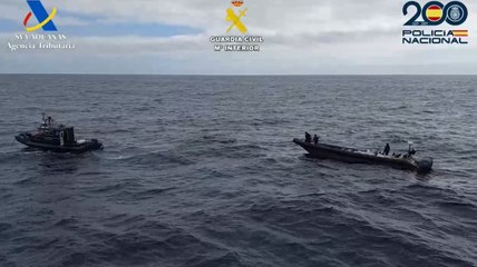 Interceptada una narcolancha a 500 millas al sur de las islas Canarias