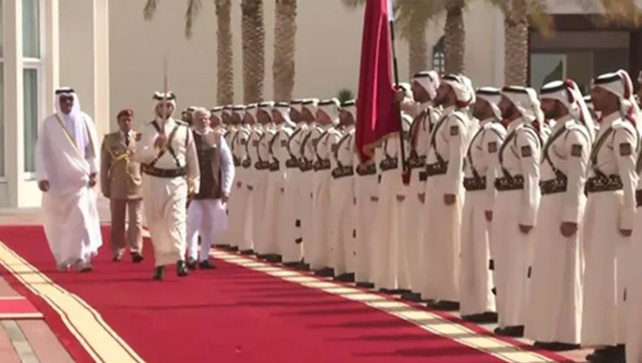 PM Modi in Qatar: कतर के शासक शेख तमीम से मिले पीएम मोदी, हुई वैश्विक मुद्दों पर चर्चा