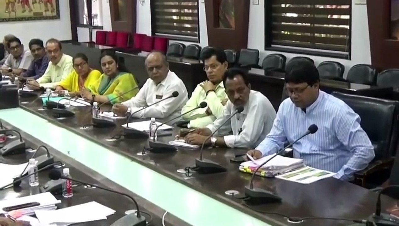 नगर निगम और स्मार्ट सिटी के काम-काज की समीक्षा