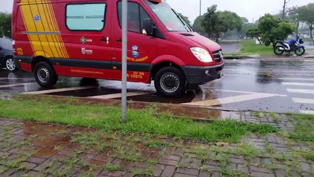 Terceira colisão entre carro e moto no início da manhã deixa mais um motociclista ferido